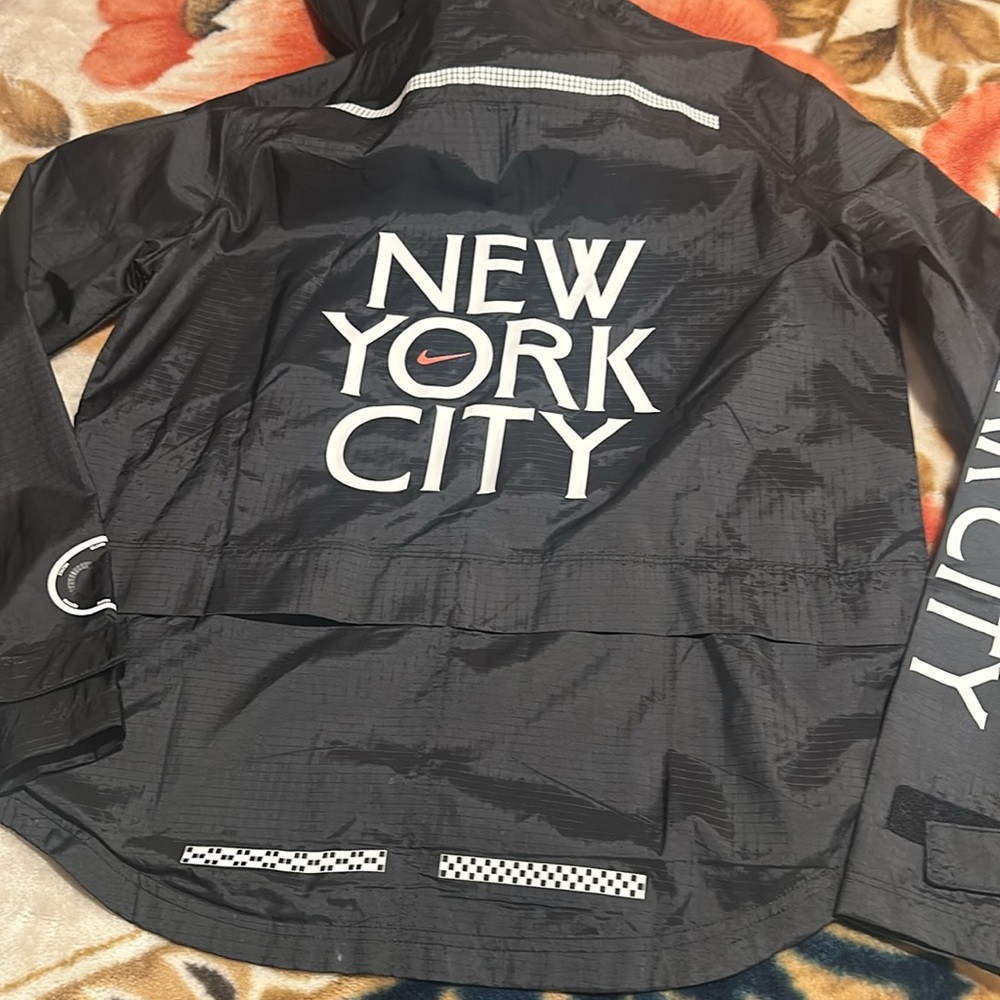 Women’s Nike running NYC windbreaker